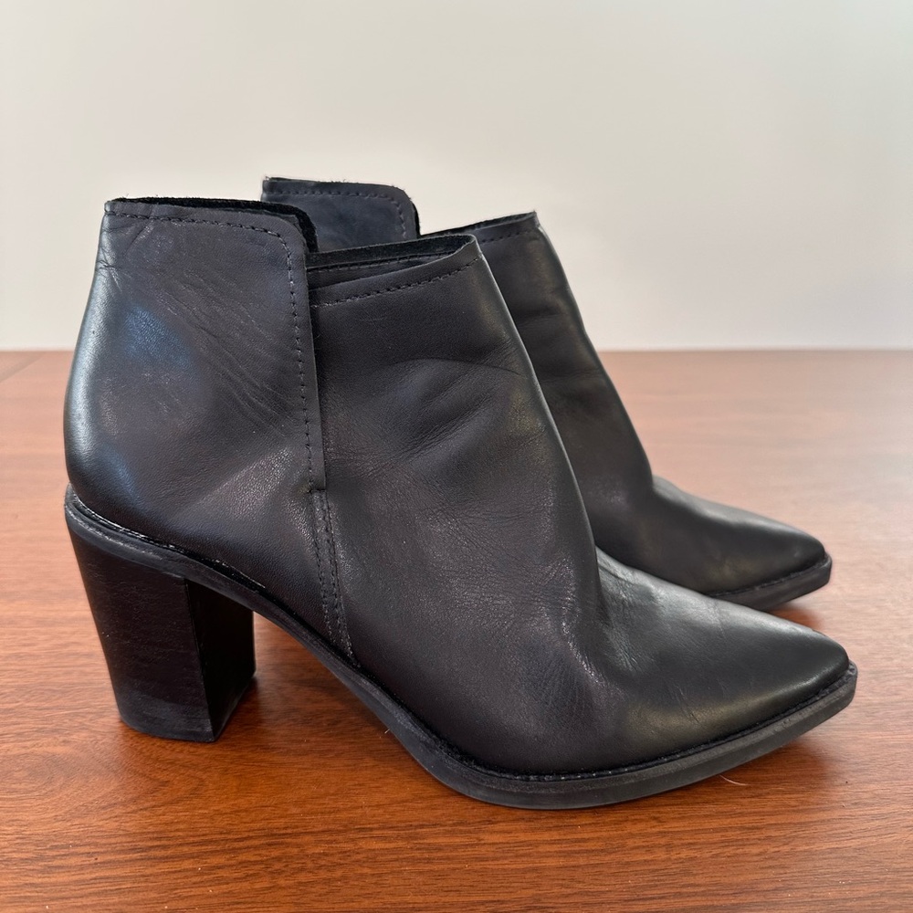 Dolce Vita Black Genuine Buttery Leather Block Heel Ankle Boots, Pointed Toe 10